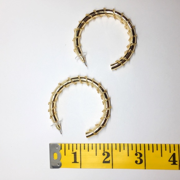 NWT Anthropologie gold hoop earrings - Picture 5 of 5